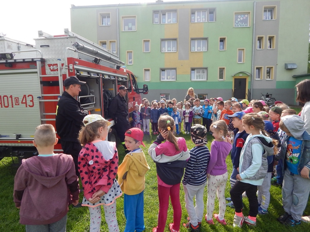 W PRZEDSZKOLU PUBLICZNYM NR 3 W BRZEGU OBCHODZONO OGÓLNOPOLSKIE DNI BEZPIECZNYCH PRZEDSZKOLI