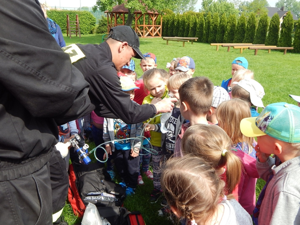 W PRZEDSZKOLU PUBLICZNYM NR 3 W BRZEGU OBCHODZONO OGÓLNOPOLSKIE DNI BEZPIECZNYCH PRZEDSZKOLI