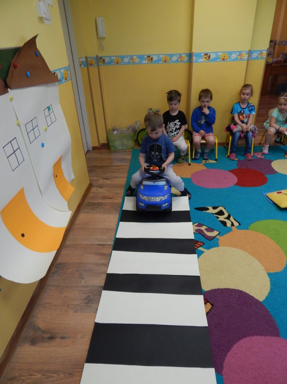 W PRZEDSZKOLU PUBLICZNYM NR 3 W BRZEGU OBCHODZONO OGÓLNOPOLSKIE DNI BEZPIECZNYCH PRZEDSZKOLI