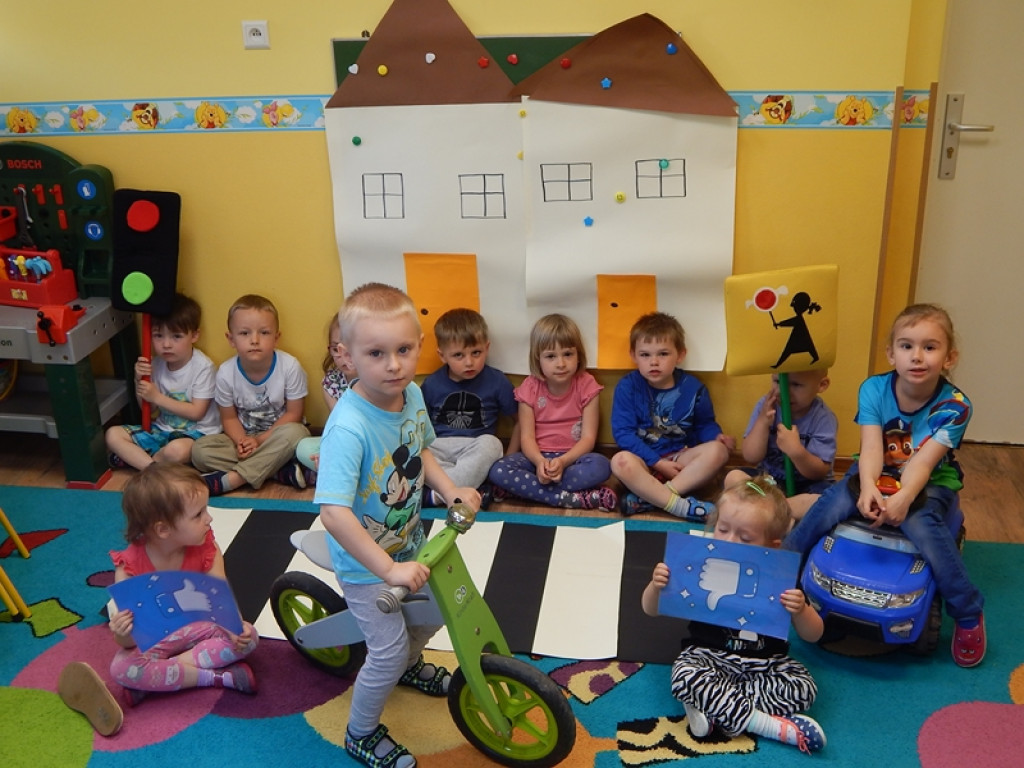 W PRZEDSZKOLU PUBLICZNYM NR 3 W BRZEGU OBCHODZONO OGÓLNOPOLSKIE DNI BEZPIECZNYCH PRZEDSZKOLI