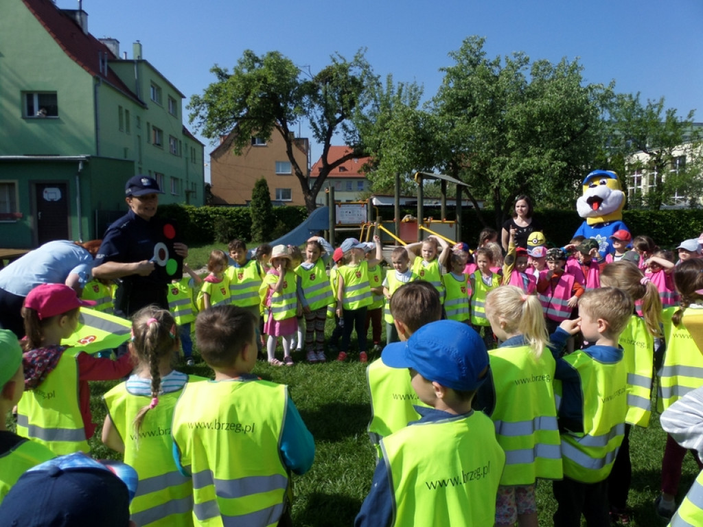W PRZEDSZKOLU PUBLICZNYM NR 3 W BRZEGU OBCHODZONO OGÓLNOPOLSKIE DNI BEZPIECZNYCH PRZEDSZKOLI