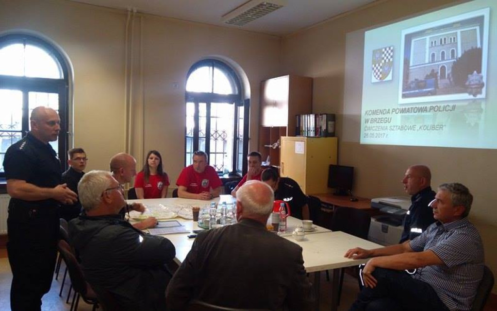 Wspólne ćwiczenia policjantów ze służbami ratowniczymi
