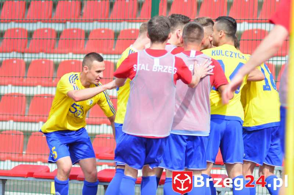 Piękne zwycięstwo. Stal wygrywa z liderem tabeli 4 do 3. [Fotorelacja]