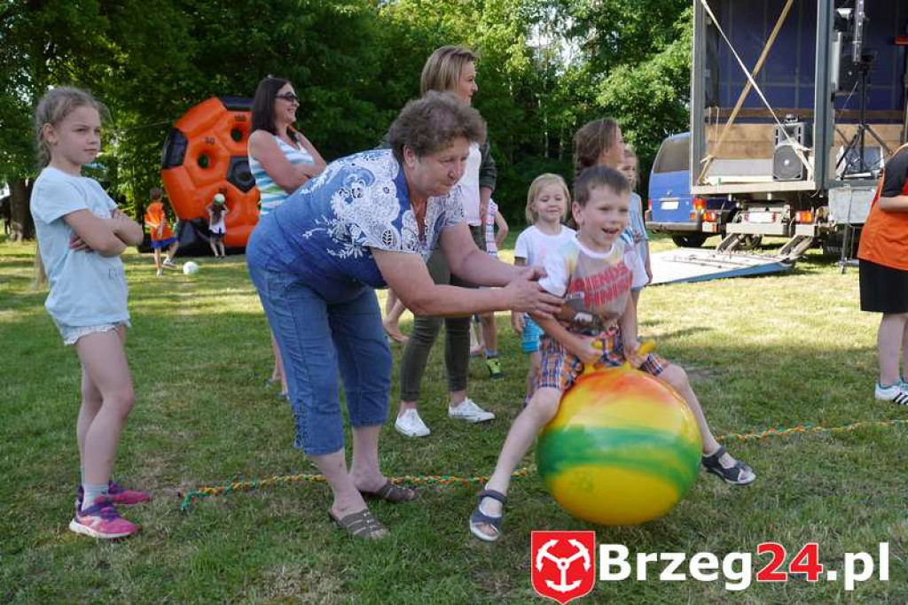 Radość dzieci w Szydłowicach - FOTORELACJA z festynu zorganizowanego z okazji Dnia Dziecka.