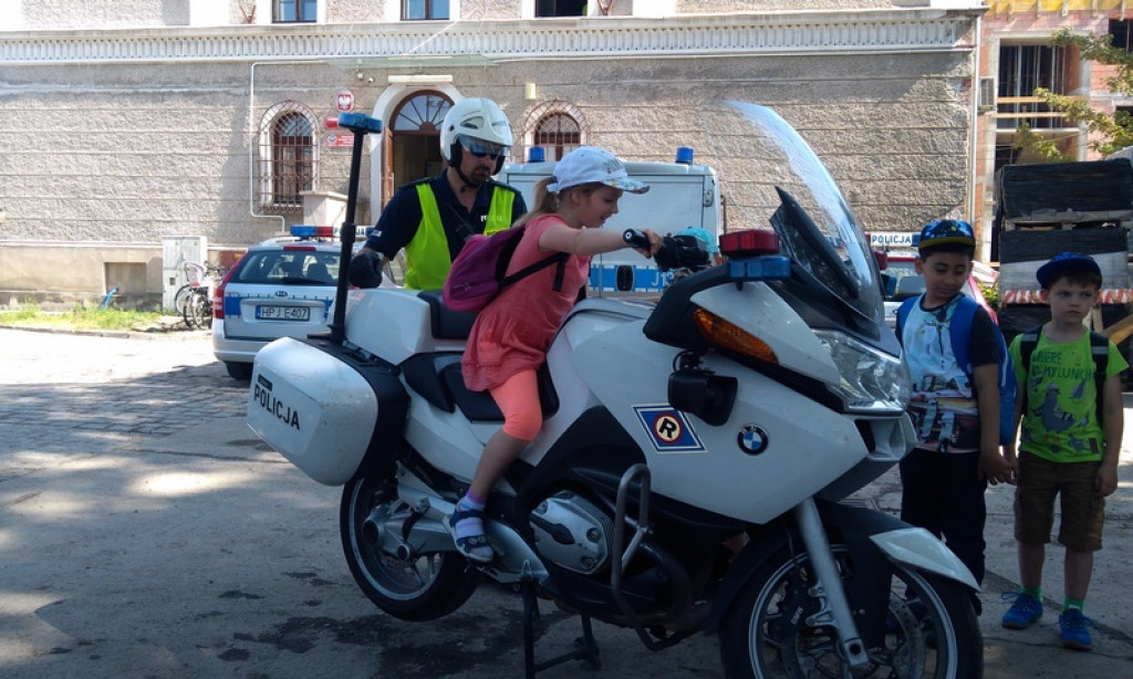 Policjanci pamiętali o Dniu Dziecka