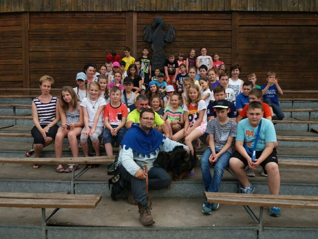 Klasy czwarte z ÓSEMKI w średniowiecznym Grodzie Rycerskim
