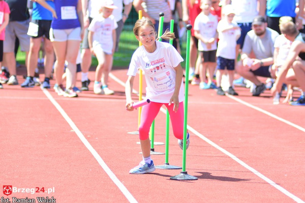 IV Piknik Lekkoatletyczny w Brzegu. Słoneczna niedziela i zabawa dla rodzin [fotorelacja]