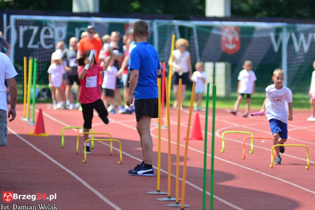 IV Piknik Lekkoatletyczny w Brzegu. Słoneczna niedziela i zabawa dla rodzin [fotorelacja]