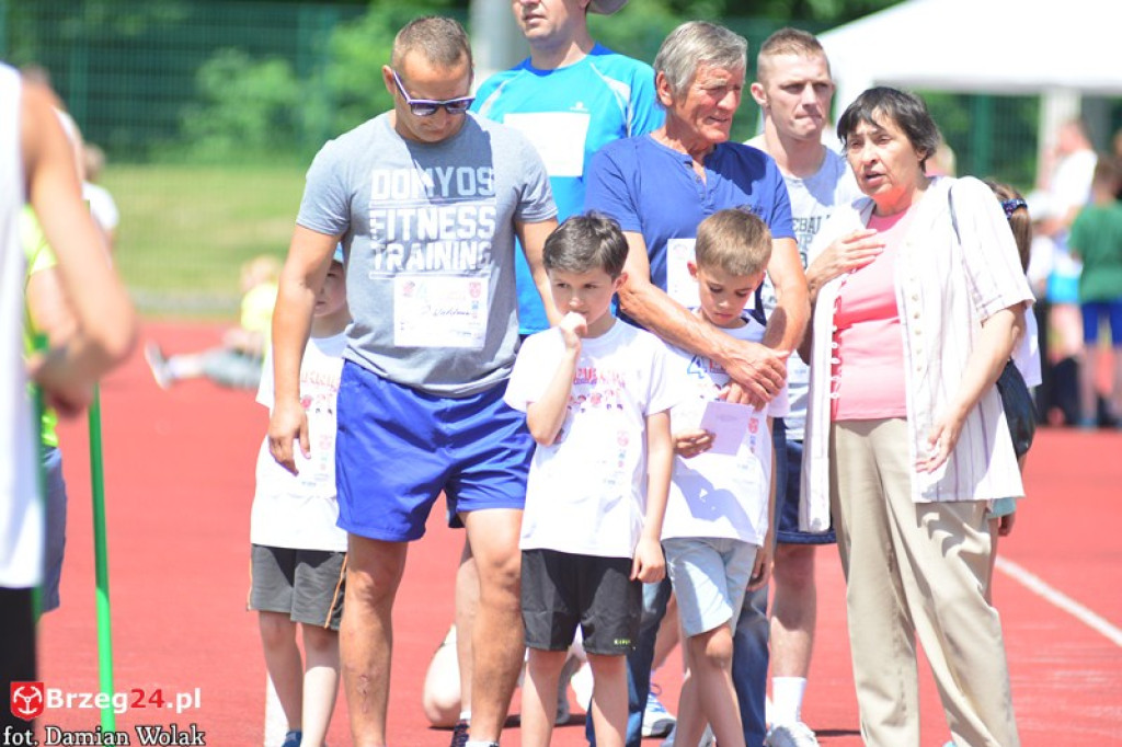 IV Piknik Lekkoatletyczny w Brzegu. Słoneczna niedziela i zabawa dla rodzin [fotorelacja]