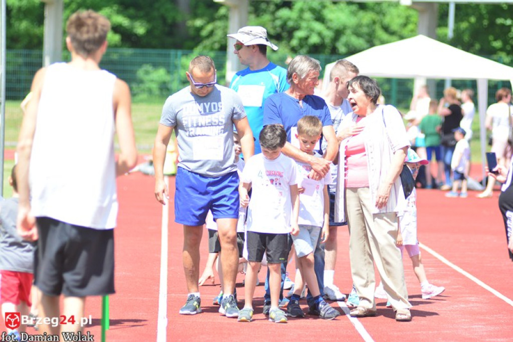 IV Piknik Lekkoatletyczny w Brzegu. Słoneczna niedziela i zabawa dla rodzin [fotorelacja]