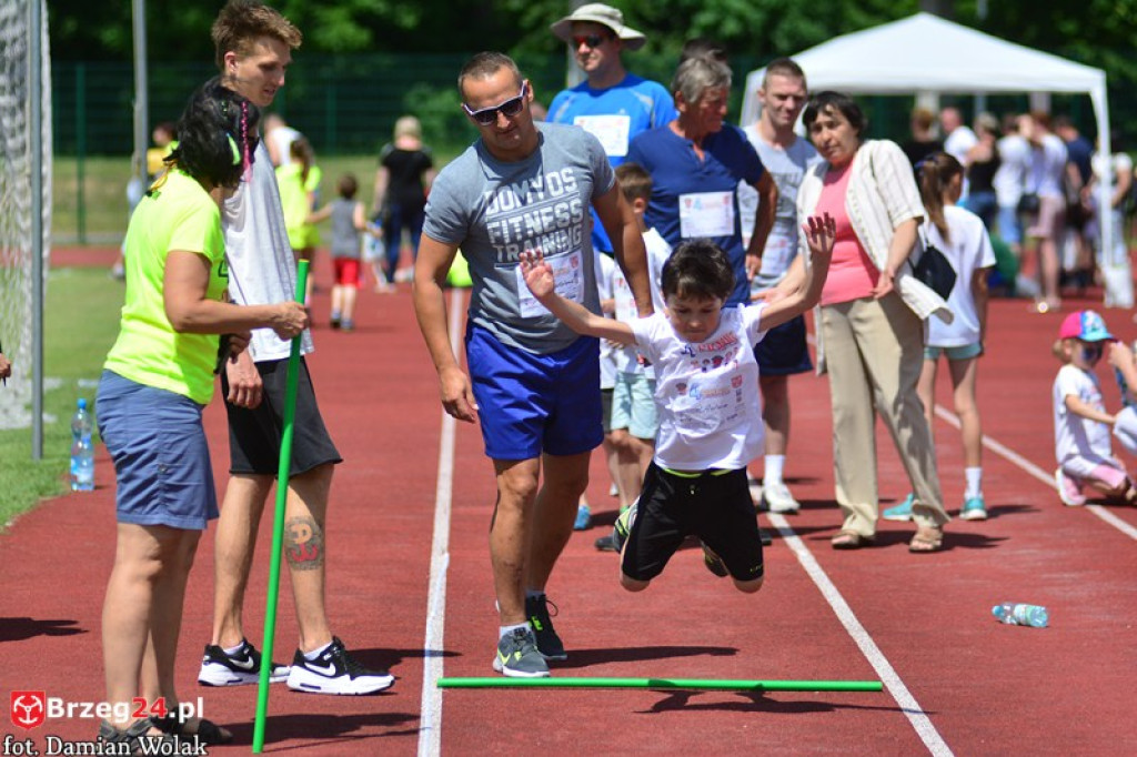 IV Piknik Lekkoatletyczny w Brzegu. Słoneczna niedziela i zabawa dla rodzin [fotorelacja]