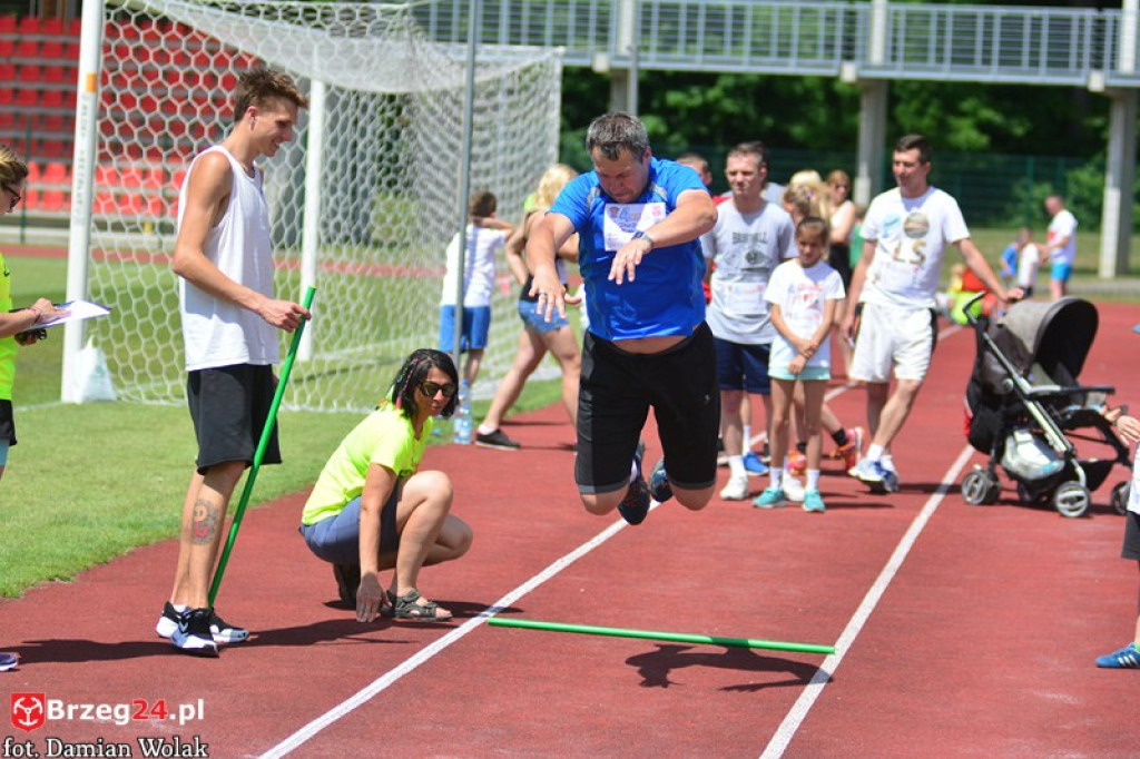 IV Piknik Lekkoatletyczny w Brzegu. Słoneczna niedziela i zabawa dla rodzin [fotorelacja]