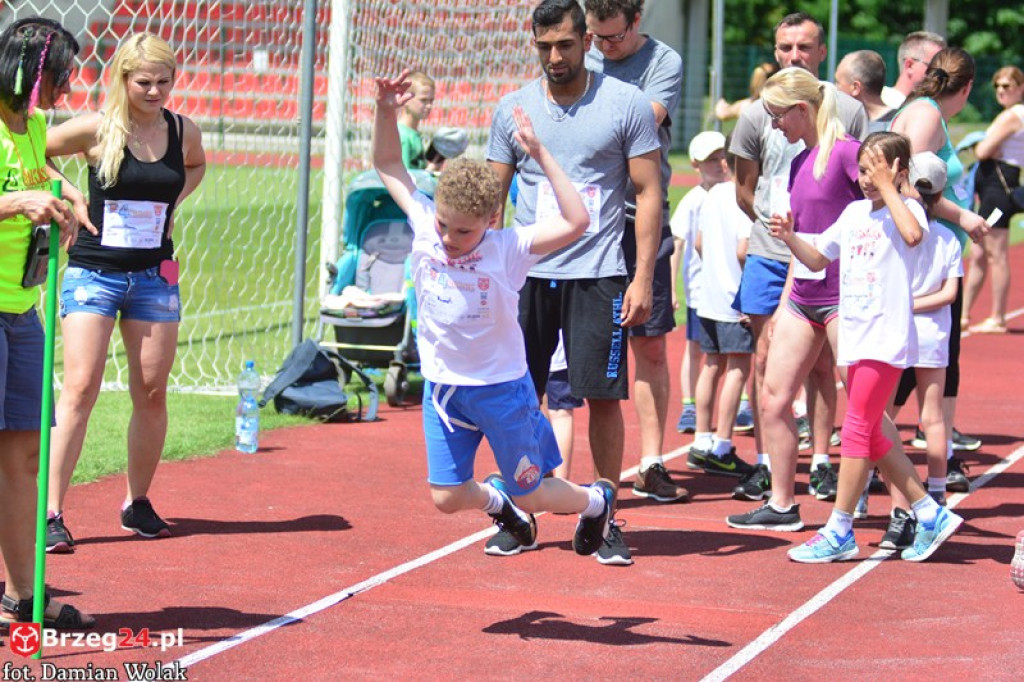 IV Piknik Lekkoatletyczny w Brzegu. Słoneczna niedziela i zabawa dla rodzin [fotorelacja]