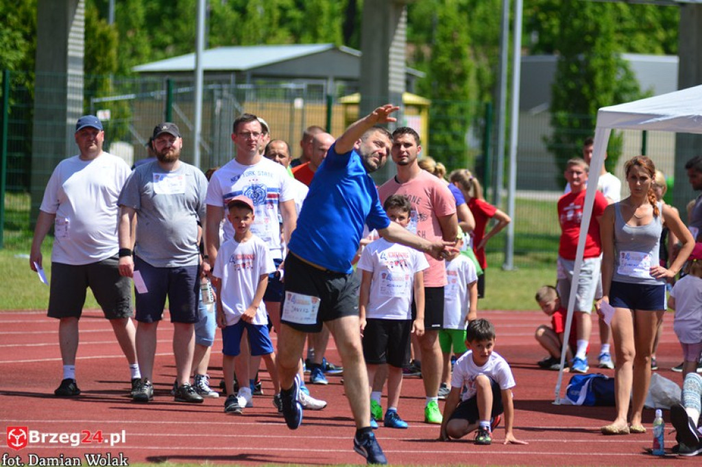 IV Piknik Lekkoatletyczny w Brzegu. Słoneczna niedziela i zabawa dla rodzin [fotorelacja]