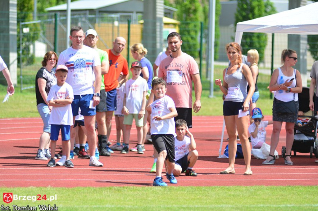 IV Piknik Lekkoatletyczny w Brzegu. Słoneczna niedziela i zabawa dla rodzin [fotorelacja]