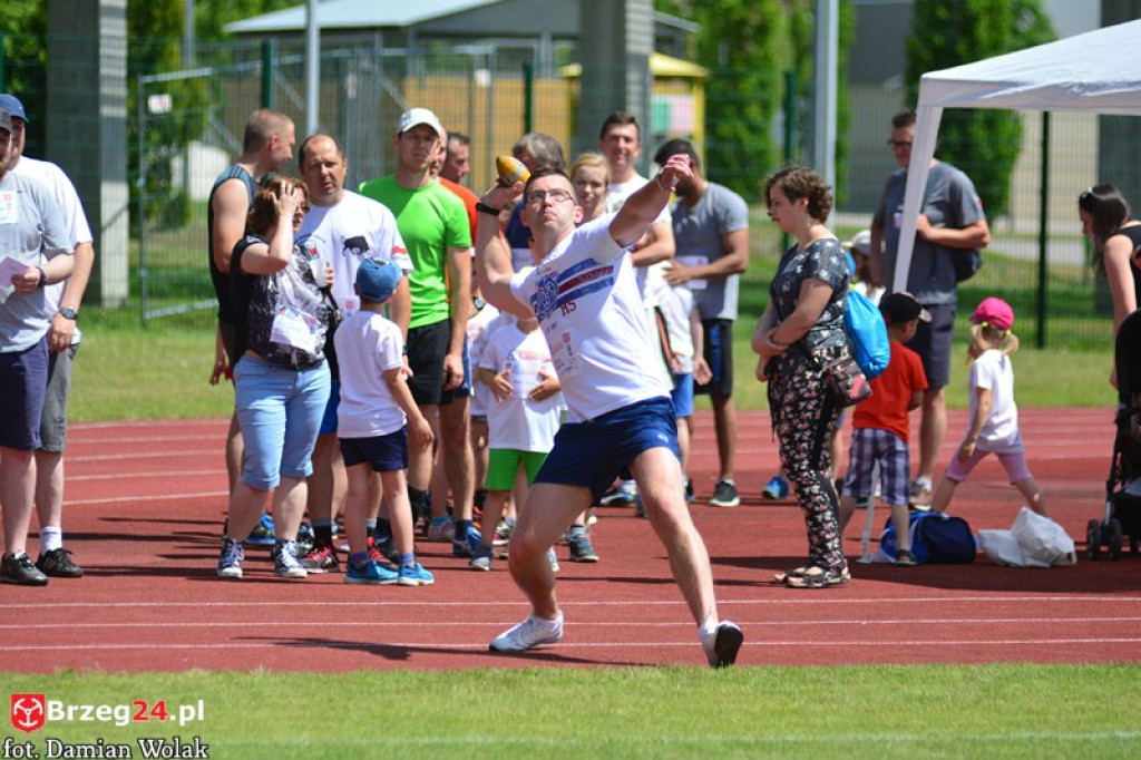 IV Piknik Lekkoatletyczny w Brzegu. Słoneczna niedziela i zabawa dla rodzin [fotorelacja]