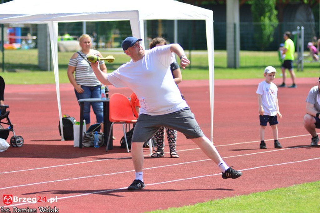IV Piknik Lekkoatletyczny w Brzegu. Słoneczna niedziela i zabawa dla rodzin [fotorelacja]