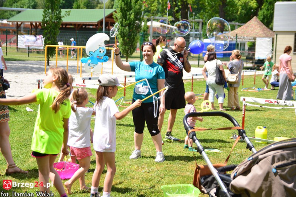 IV Piknik Lekkoatletyczny w Brzegu. Słoneczna niedziela i zabawa dla rodzin [fotorelacja]