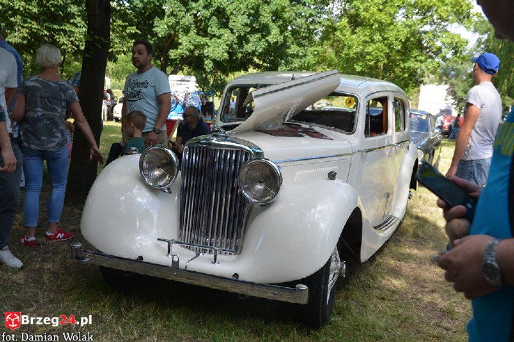 Międzynarodowy Zlot Pojazdów Zabytkowych w Oławie 2017 [fotorelacja]