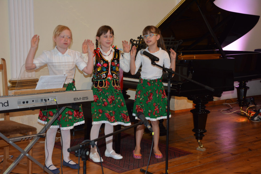 MŁODA MUZYKA POWIATU BRZESKIEGO - KONCERT W PAŃSTWOWEJ SZKOLE MUZYCZNEJ W BRZEGU