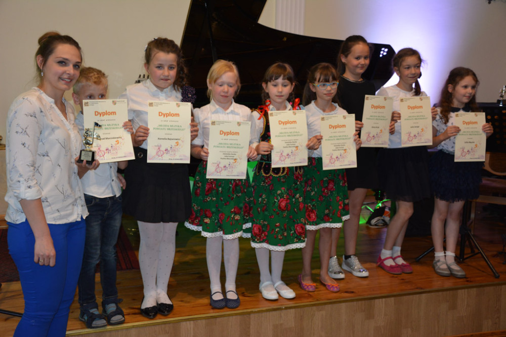 MŁODA MUZYKA POWIATU BRZESKIEGO - KONCERT W PAŃSTWOWEJ SZKOLE MUZYCZNEJ W BRZEGU