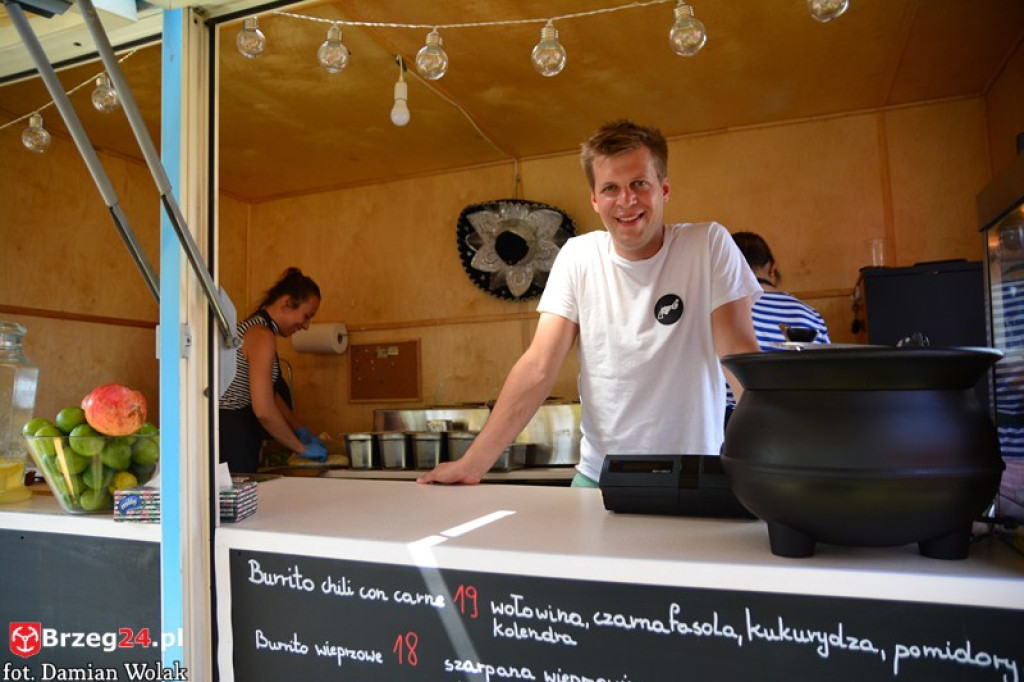 Noc świętojańska i zlot Food Track-ów w Brzegu [fotorelacja]