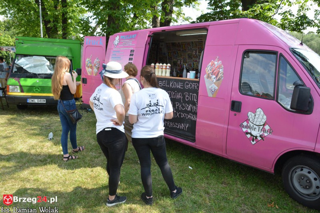 Noc świętojańska i zlot Food Track-ów w Brzegu [fotorelacja]