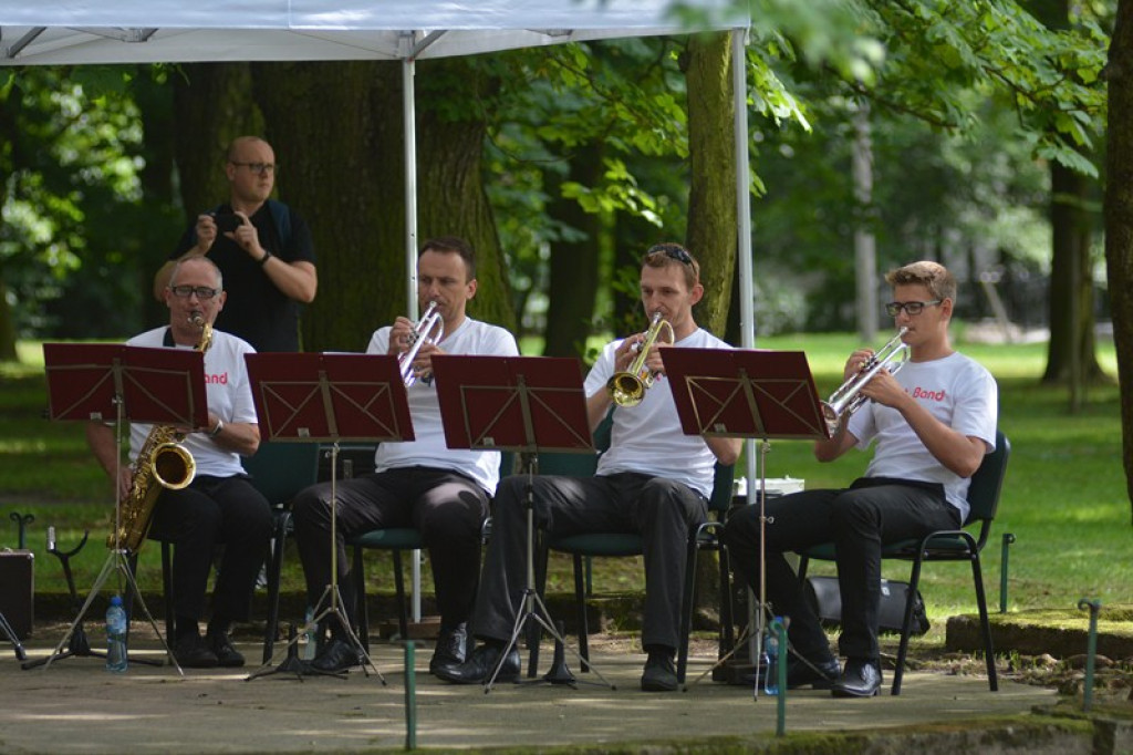Koncert orkiestry dętej w Parku Wolności [fotorelacja]
