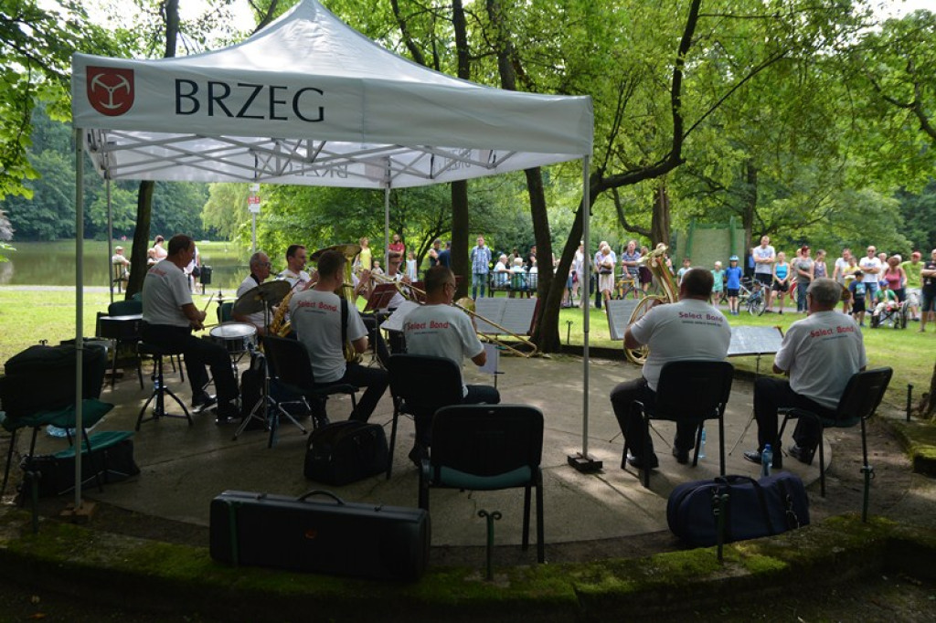 Koncert orkiestry dętej w Parku Wolności [fotorelacja]