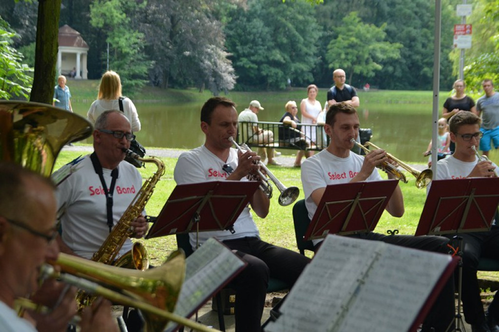 Koncert orkiestry dętej w Parku Wolności [fotorelacja]