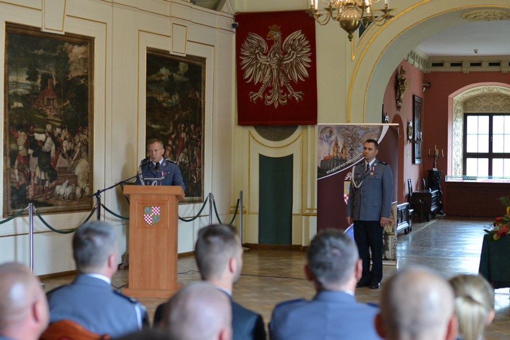 Święto Policji w powiecie brzeskim. 45 funkcjonariuszy awansowało na wyższe stopnie służbowe