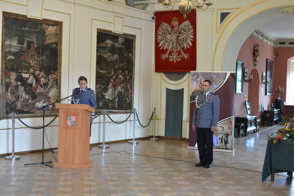 Święto Policji w powiecie brzeskim. 45 funkcjonariuszy awansowało na wyższe stopnie służbowe