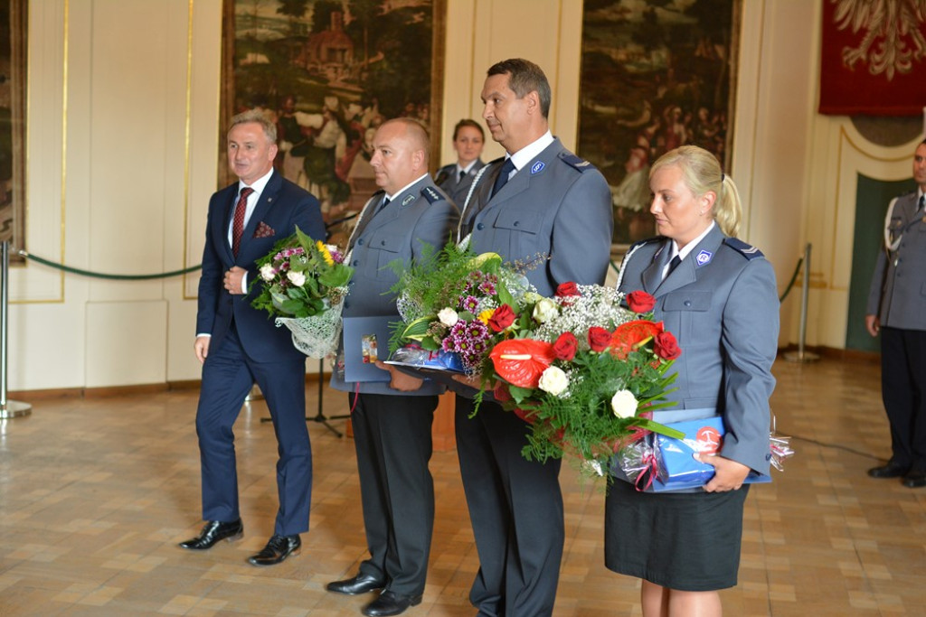 Święto Policji w powiecie brzeskim. 45 funkcjonariuszy awansowało na wyższe stopnie służbowe