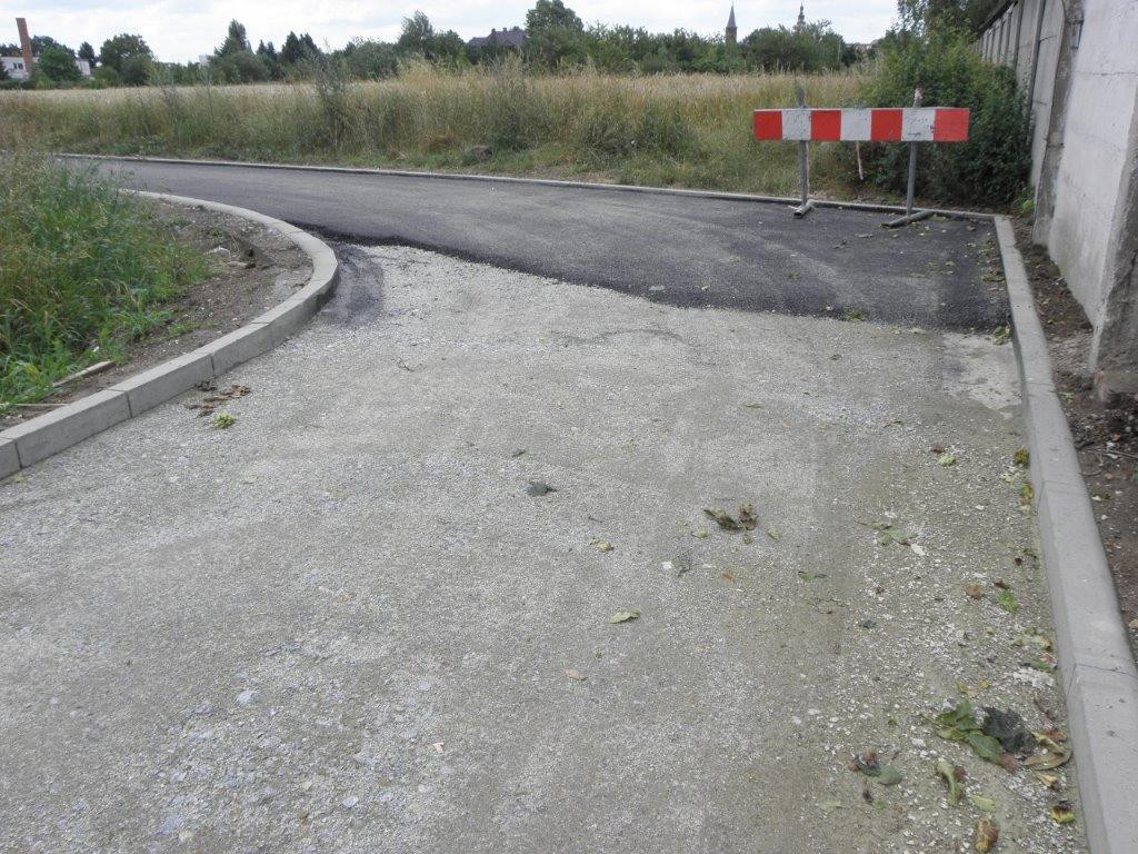 Trwa realizacja budowy dróg w Tarnowie Grodkowskim