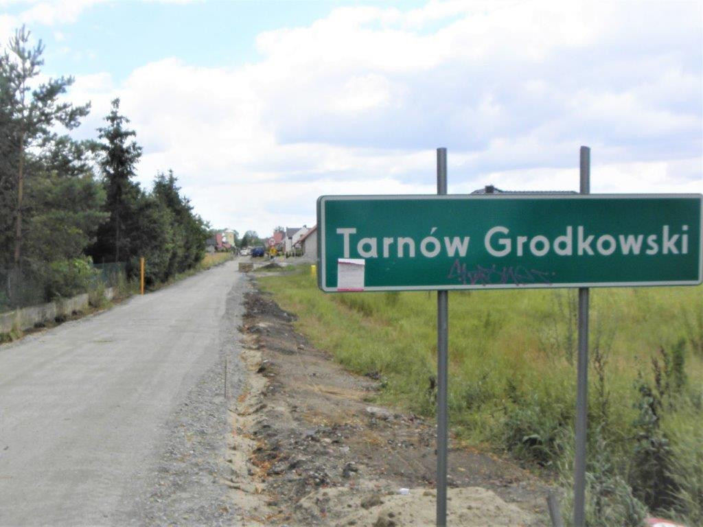 Trwa realizacja budowy dróg w Tarnowie Grodkowskim