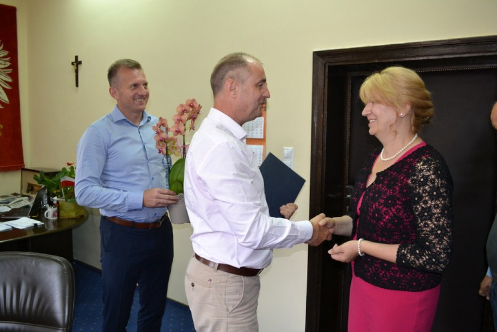 Jubileusze pracy zawodowej w Urzędzie Miejskim w Lewinie Brzeskim