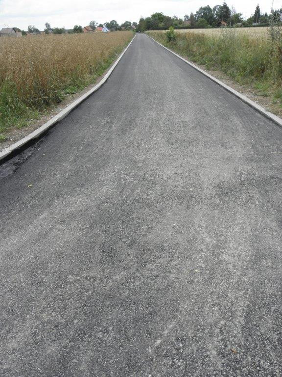 Trwa realizacja budowy dróg w Tarnowie Grodkowskim