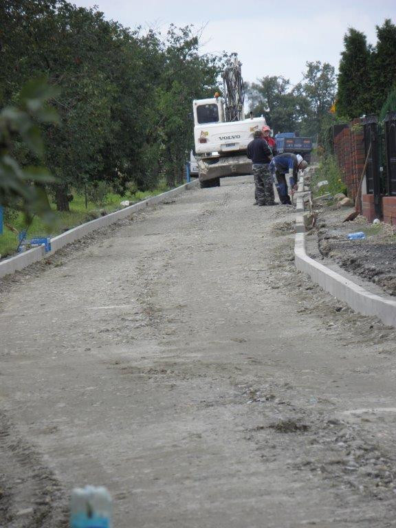 Trwa realizacja budowy dróg w Tarnowie Grodkowskim