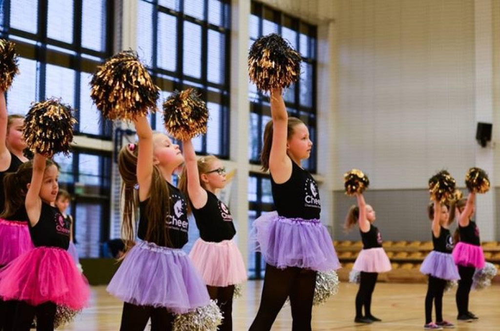 Akademia Cheerleaderek zaprasza na zajęcia taneczne z pomponami już od 11 września 2017!