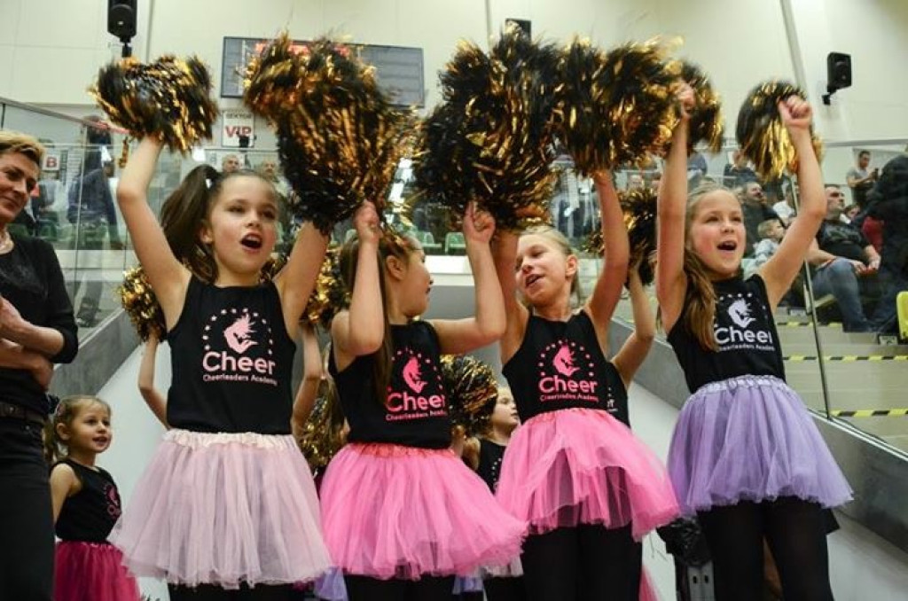 Akademia Cheerleaderek zaprasza na zajęcia taneczne z pomponami już od 11 września 2017!