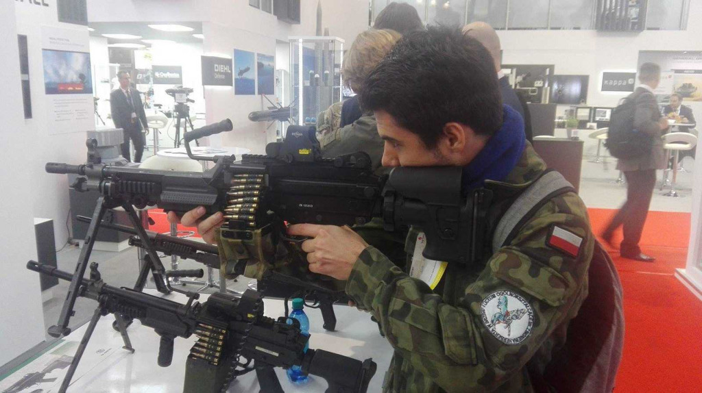 Zlot Klas Mundurowych na Międzynarodowych Targach Przemysłu Obronnego