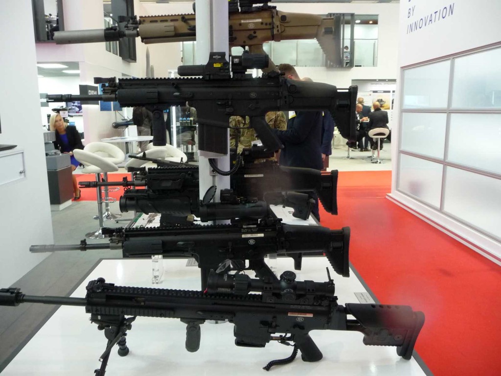 Zlot Klas Mundurowych na Międzynarodowych Targach Przemysłu Obronnego