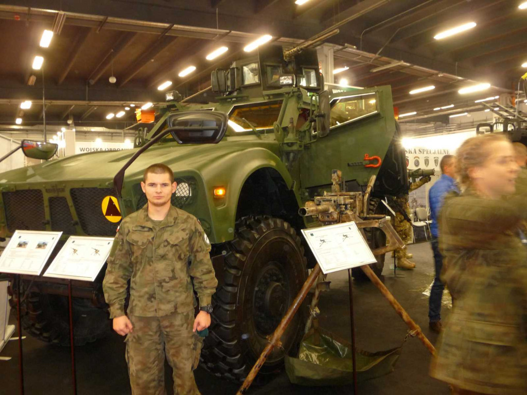 Zlot Klas Mundurowych na Międzynarodowych Targach Przemysłu Obronnego