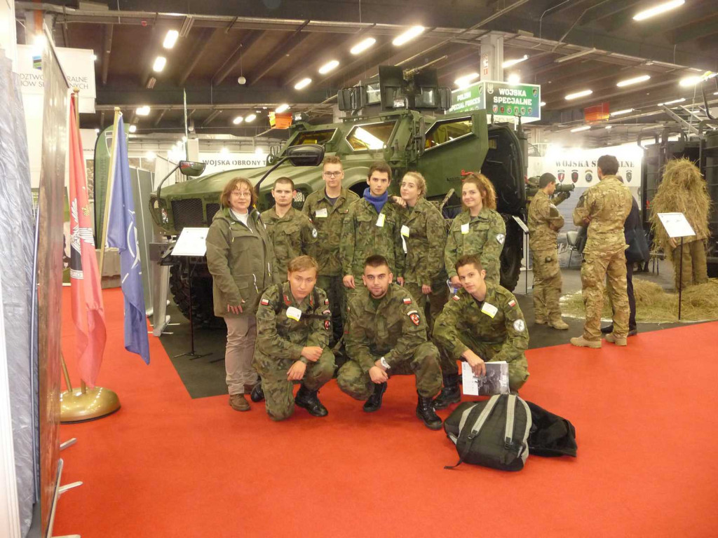 Zlot Klas Mundurowych na Międzynarodowych Targach Przemysłu Obronnego