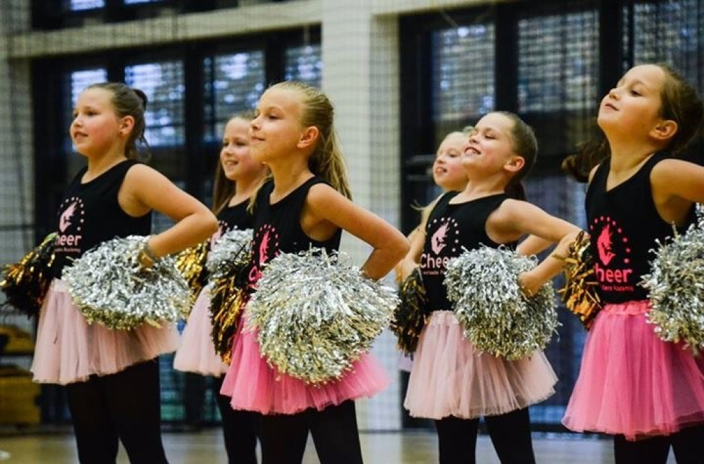 Akademia Cheerleaderek zaprasza na zajęcia taneczne z pomponami dzieci i młodzież!