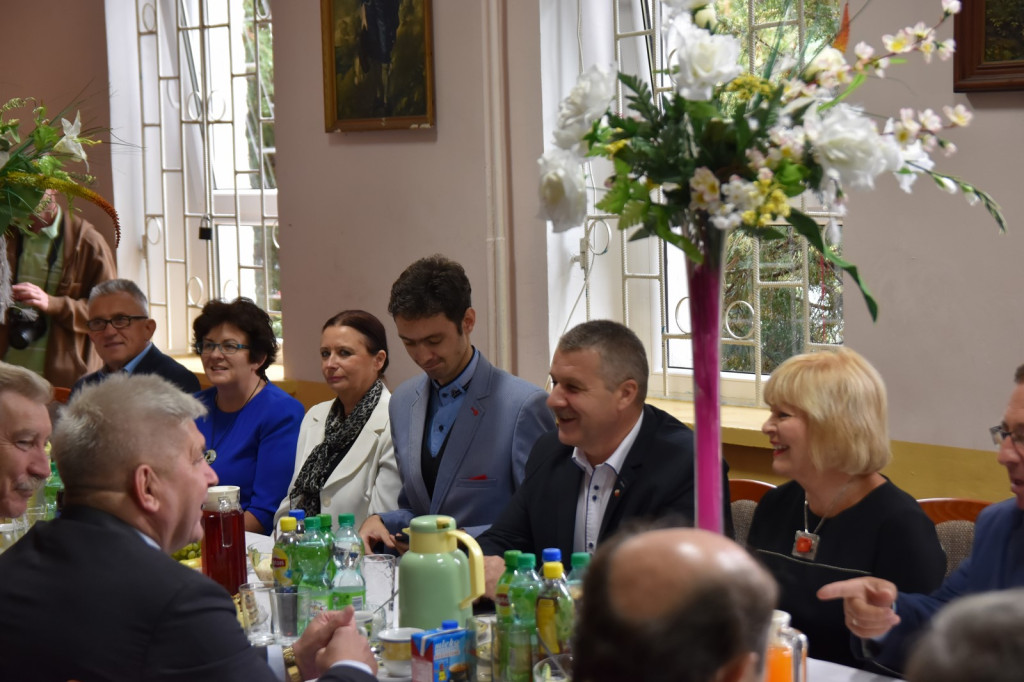 Romowie potrzebują edukacji, pracy i sprawiedliwej oceny. Burmistrz Wrębiak rozmawiał o problemach społeczności romskiej