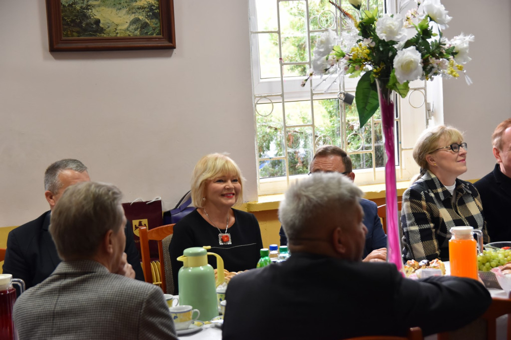 Romowie potrzebują edukacji, pracy i sprawiedliwej oceny. Burmistrz Wrębiak rozmawiał o problemach społeczności romskiej