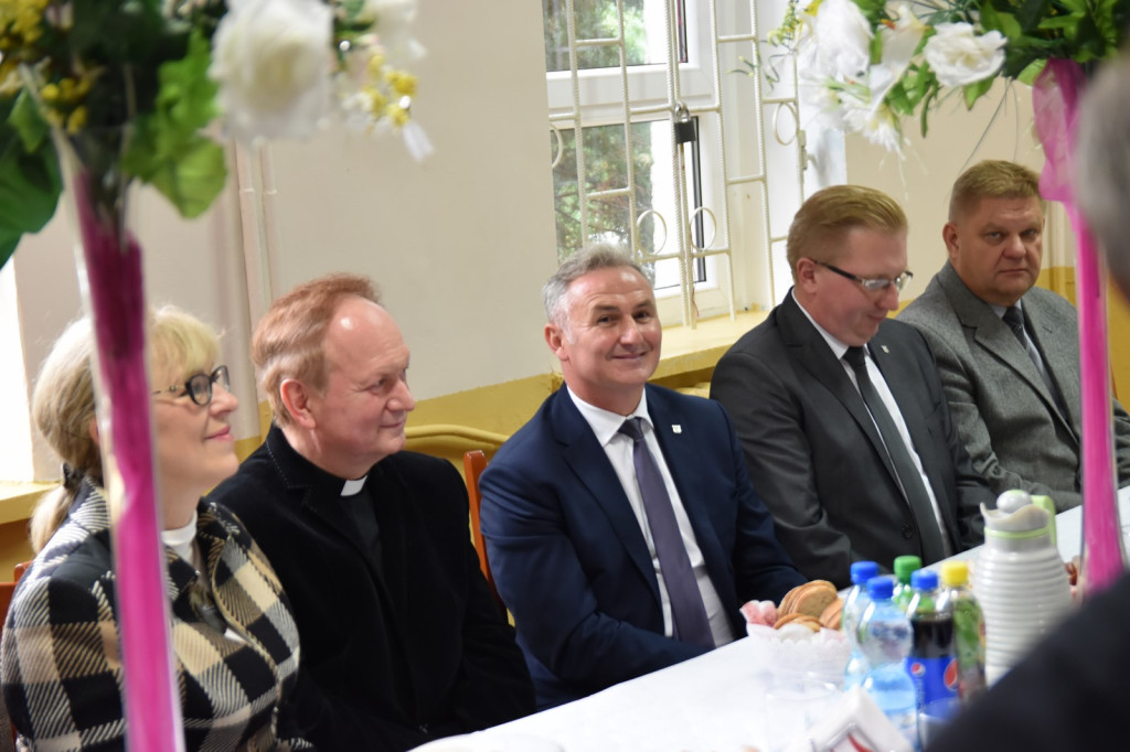 Romowie potrzebują edukacji, pracy i sprawiedliwej oceny. Burmistrz Wrębiak rozmawiał o problemach społeczności romskiej