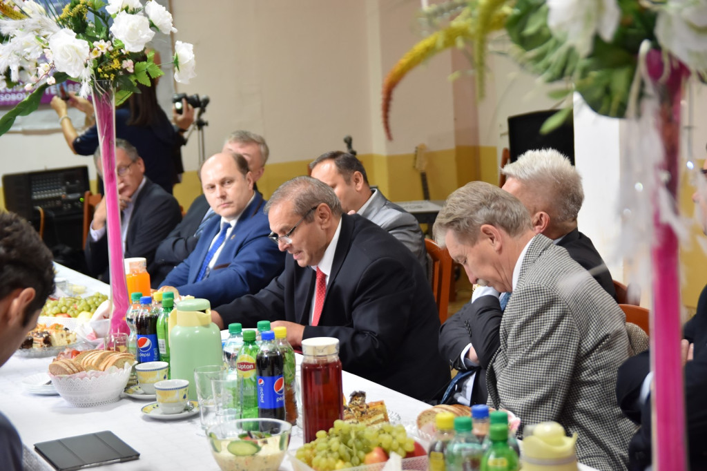 Romowie potrzebują edukacji, pracy i sprawiedliwej oceny. Burmistrz Wrębiak rozmawiał o problemach społeczności romskiej