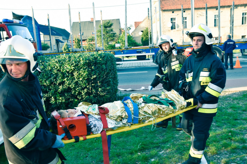 Pożar szkoły w Michałowie i czołowe zderzenie dwóch pojazdów [zdjęcia]